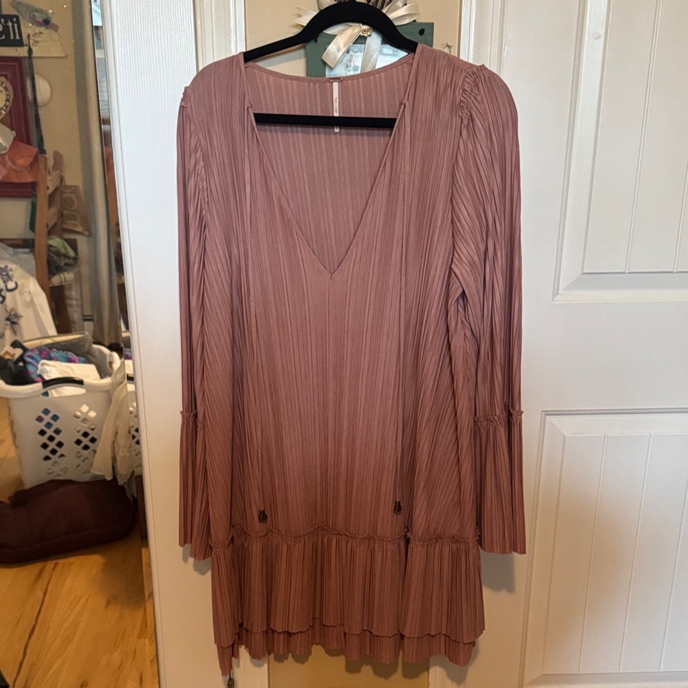 Free People Long Sleeve Pleated Dress in Mauve